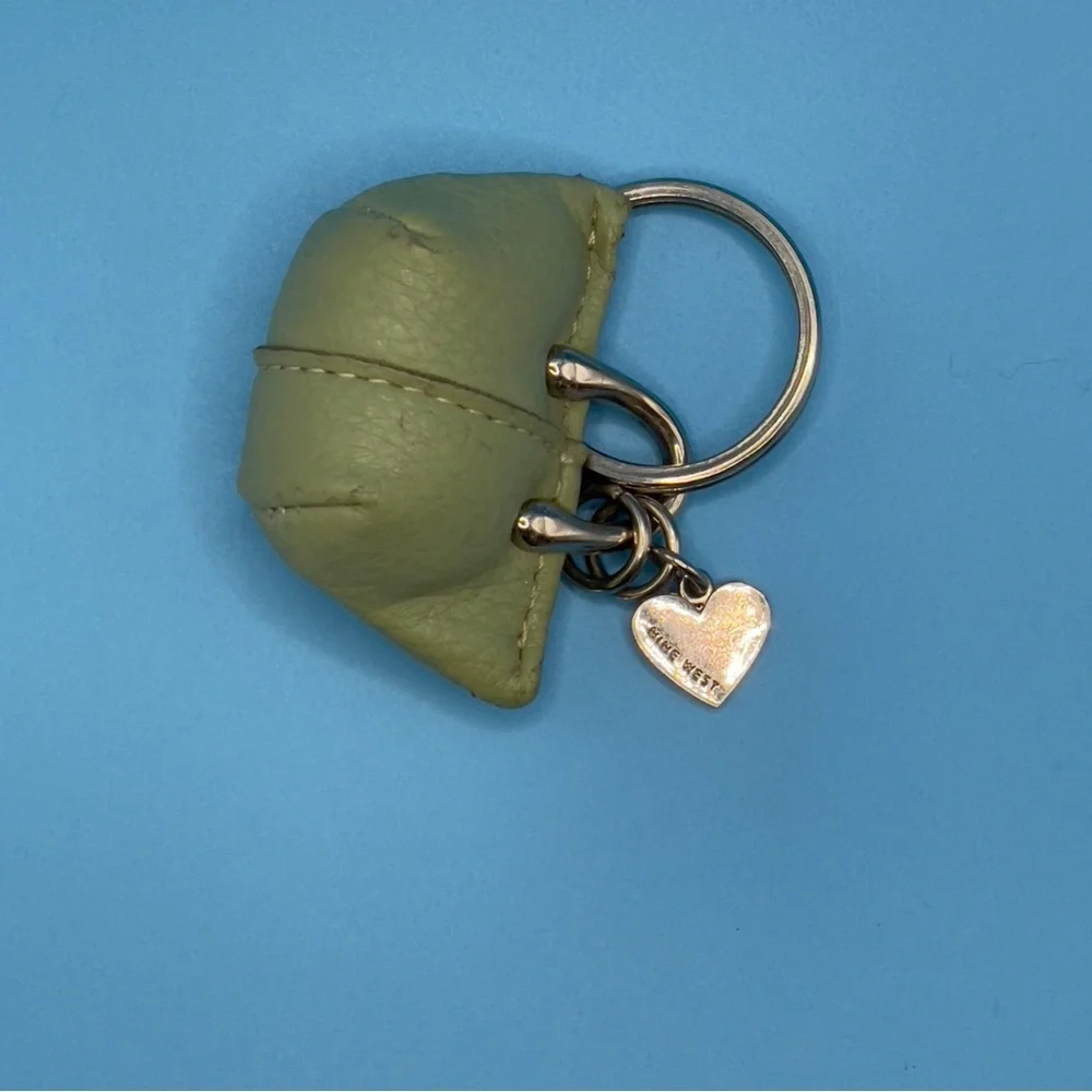 Vintage Nine West Mini Leather Purse Bag Charm Keychain Sage Green Heart Tag Y2K - Picture 4 of 9